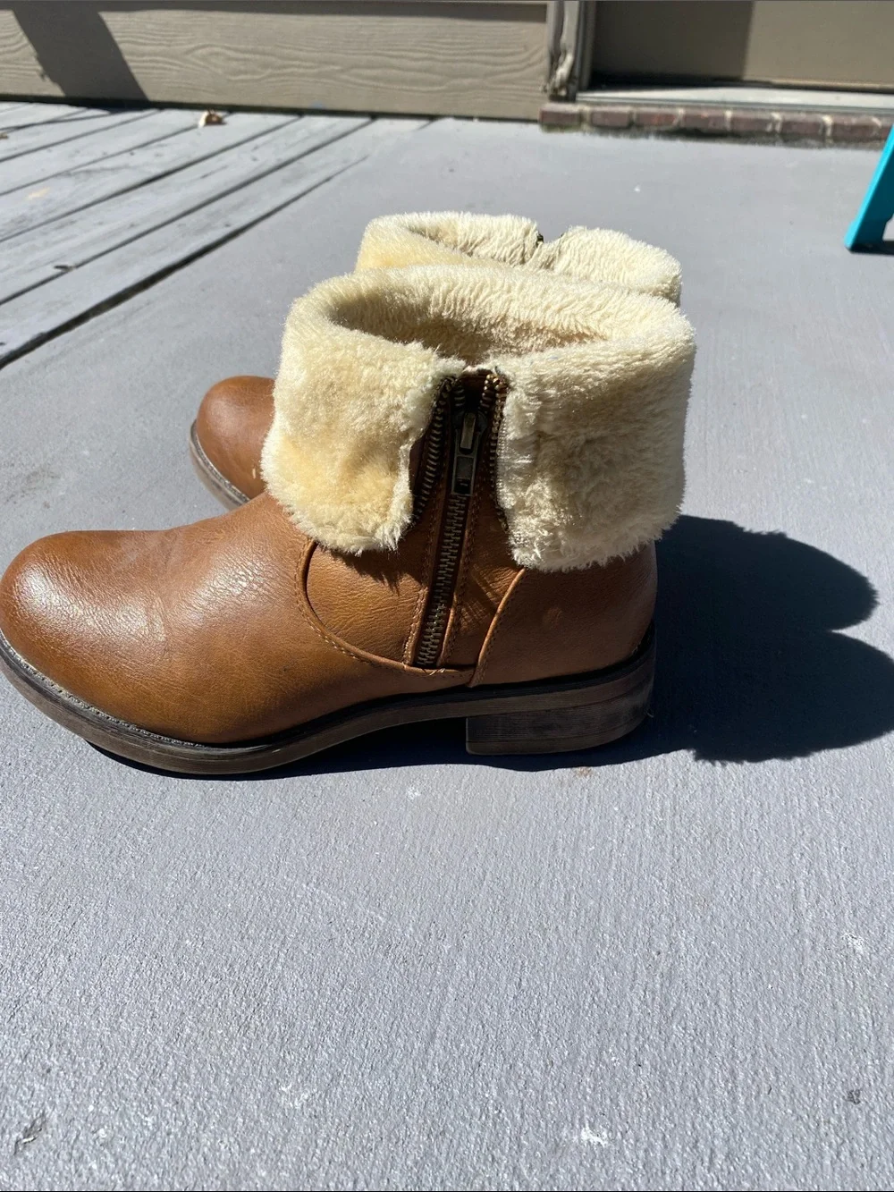 4/$20 fur lined boots